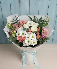 Букет цветов из:  Розы, Лизиантусы и Хризантемы в Нововоронеже