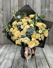 Букет цветов из:  Розы и Лизиантусы в Нововоронеже