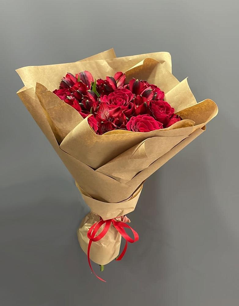 Букет цветов из: Альстромерии и Розы в Нововоронеже