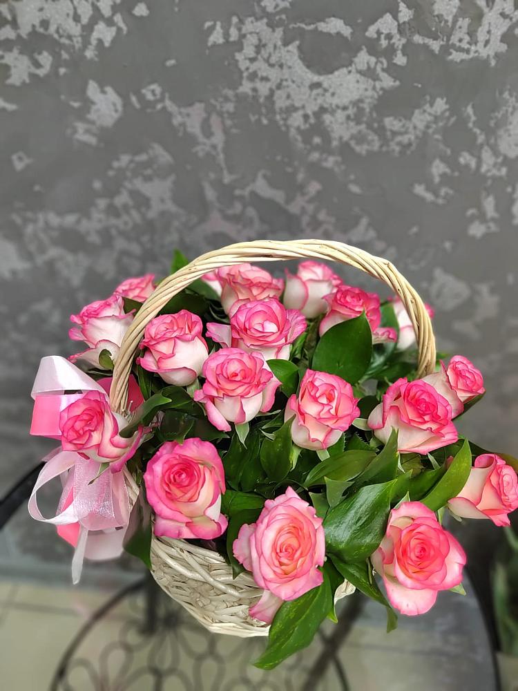 Цветочная композиция из Розы в корзине в Нововоронеже