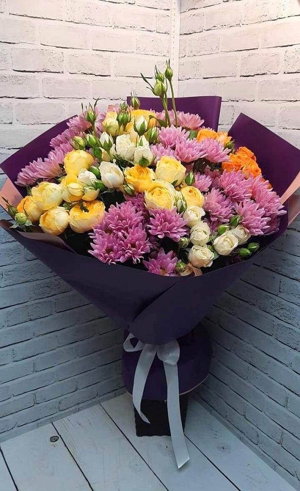 Букет цветов из: Хризантемы и Розы в Нововоронеже