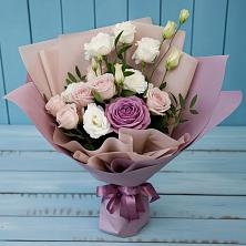 Букет цветов из:  Розы и Лизиантусы в Нововоронеже