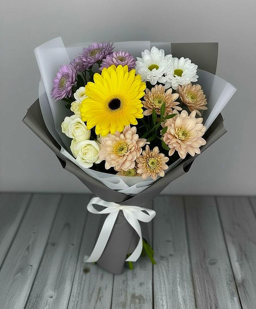 Букет цветов из: Розы, Герберы и Хризантемы в Нововоронеже