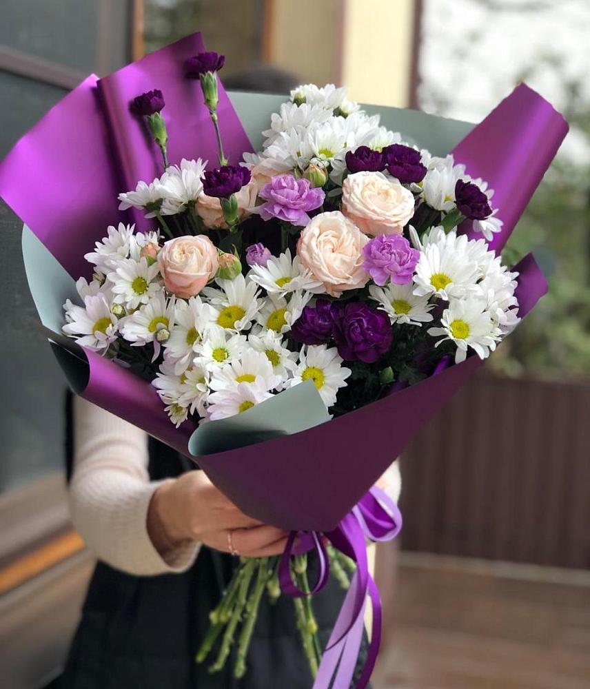 Букет цветов из: Хризантемы, Гвоздики и Розы в Нововоронеже