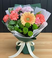 Букет цветов из:  Гвоздики, Розы, Герберы и Хризантемы в Нововоронеже