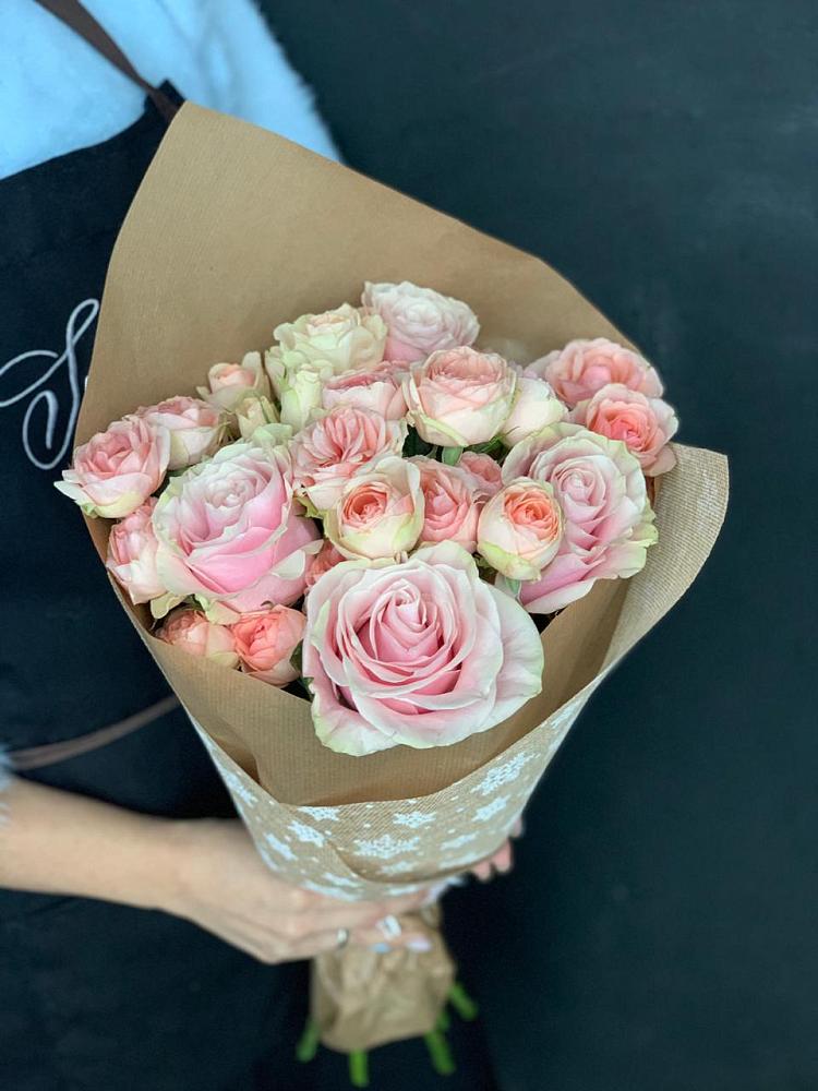 Букет цветов из: Хризантемы и Розы в Нововоронеже