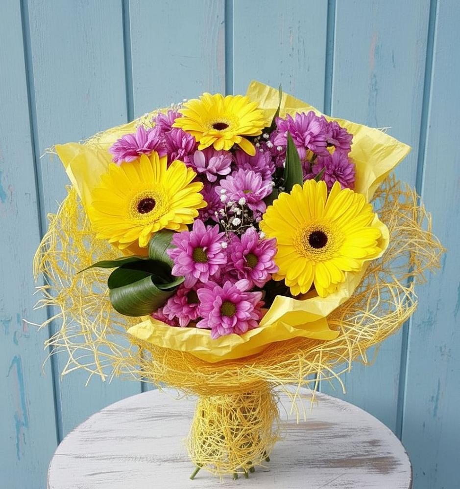 Букет цветов из: Хризантемы и Герберы в Нововоронеже
