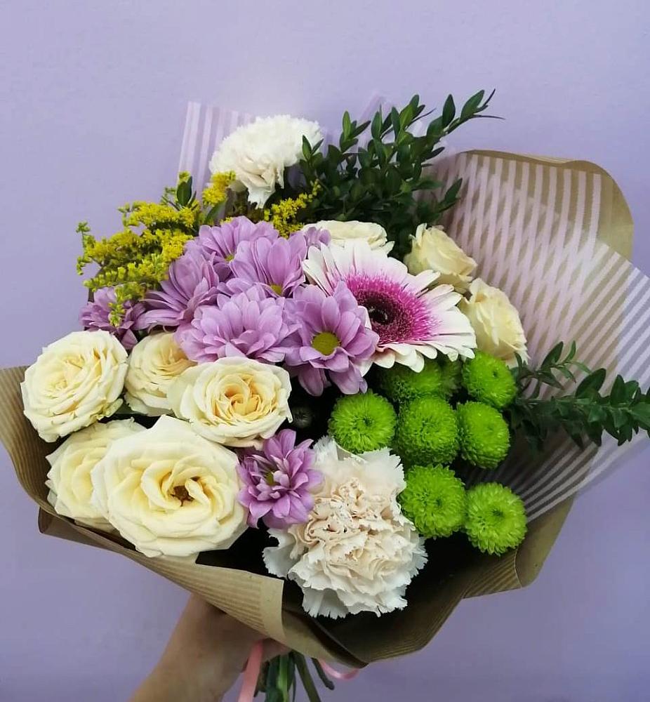 Букет цветов из: Хризантемы, Розы, Гвоздики и Герберы в Нововоронеже