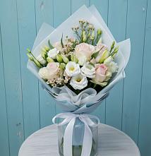 Букет цветов из:  Розы и Лизиантусы в Нововоронеже