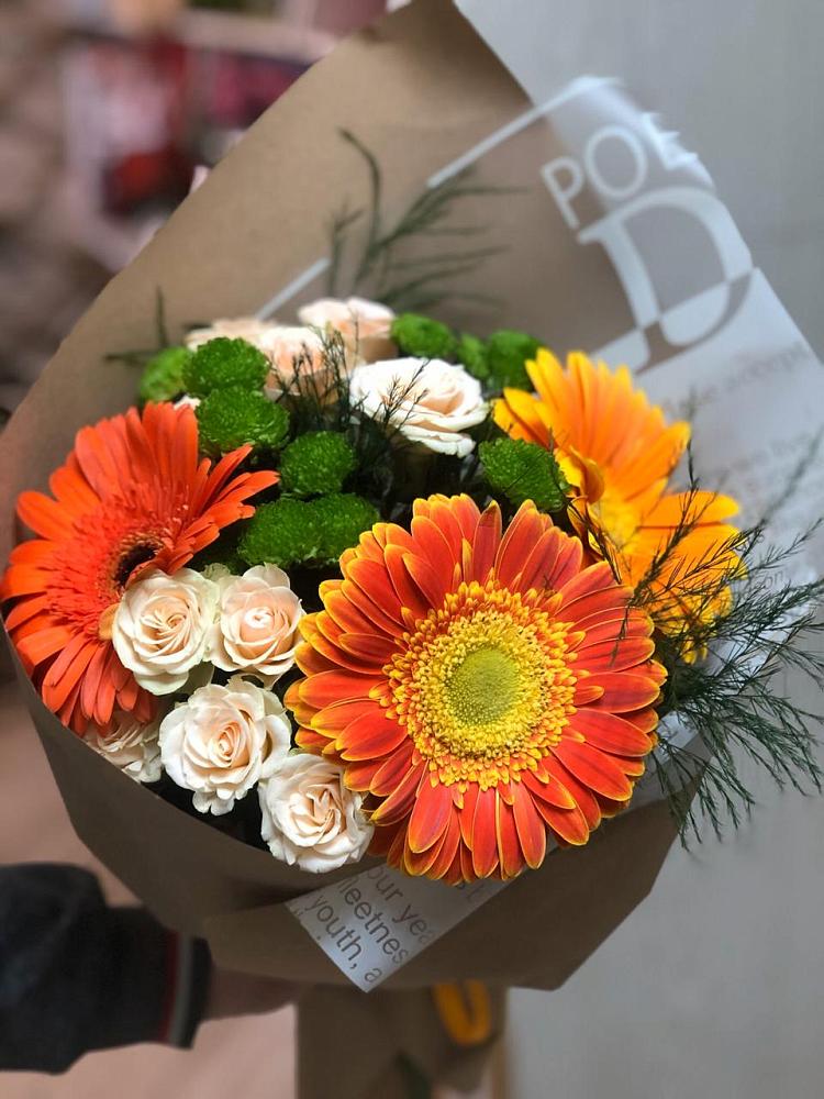 Букет цветов из: Герберы, Хризантемы и Розы в Нововоронеже